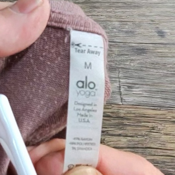 ALO Yoga Women's Mauve Overdsized Sweatshirt - Picture 9 of 9